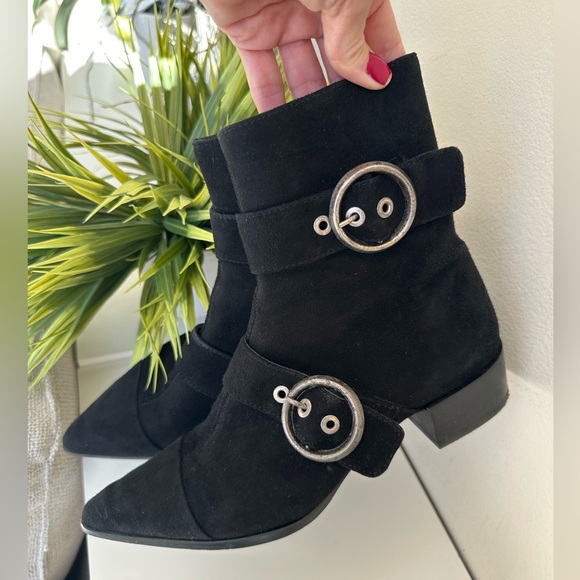 Zara | Flat Suede Boots - Picture 15 of 16